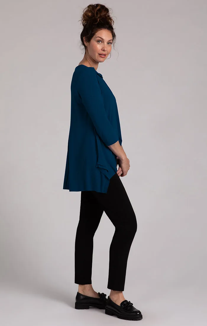 Flounce Top w/ Wide Funnel Collar