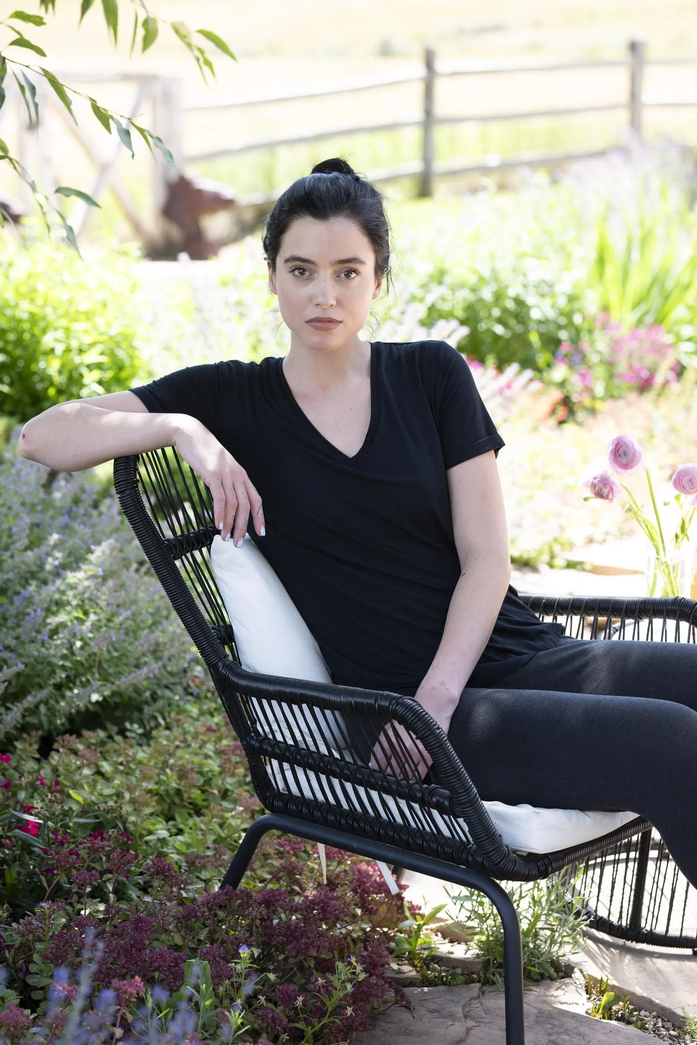Restless lounger t-shirt with shelf bra in black